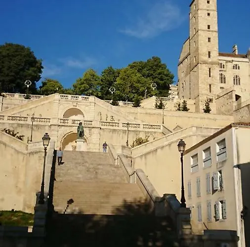 Studio アパート *