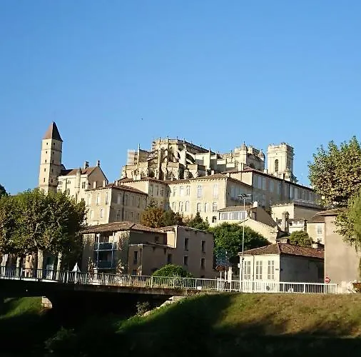 Studio アパート オーシュ